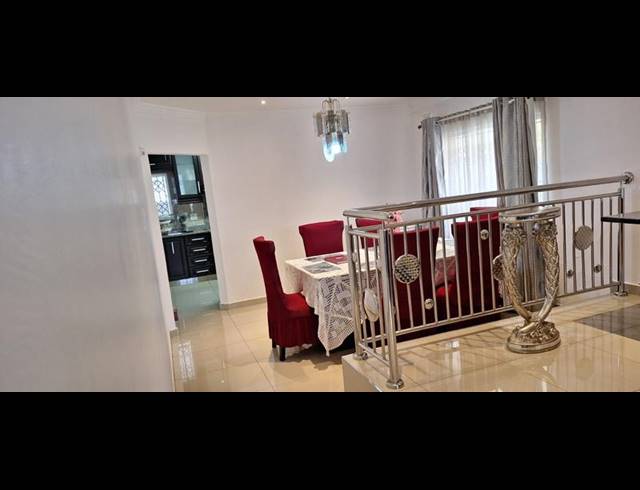 3 BEDROOM HOUSE FOR SALE IN CRAIGIEBURN